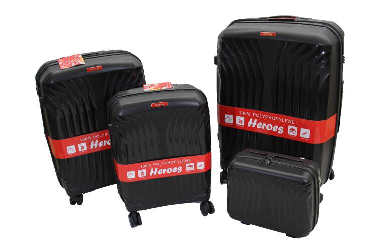 نمای نزدیک از چرخ‌های روان چمدان هروس